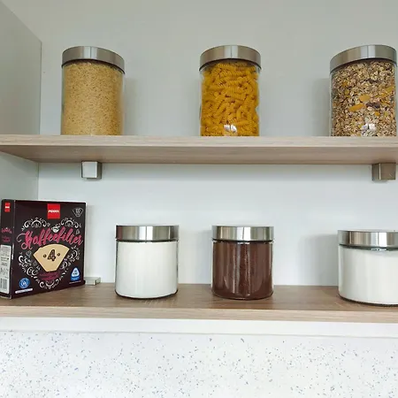 Mit Balkon Und Aufzug Apartament