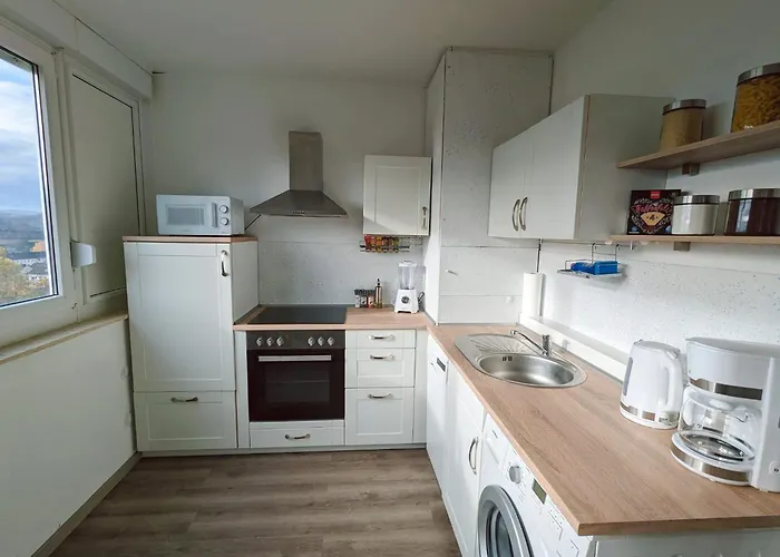 Mit Balkon Und Aufzug Apartment