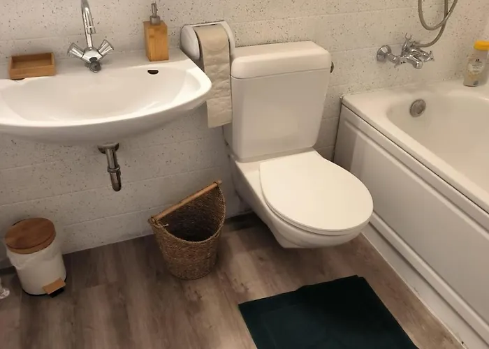 Apartment Mit Balkon Und Aufzug *